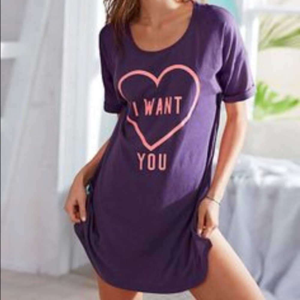 VS sleep shirt